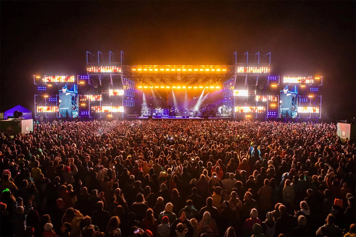 MaiWay 2025 – Das Musikfestival mit dem roten Strich